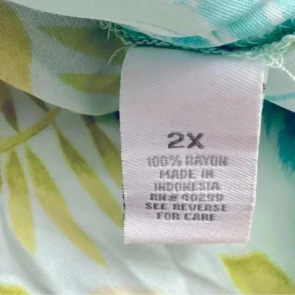 NWT Dressbarn Women’s Hawaiian Button Down Tee Tropical Hibiscus Print Size 2X - Picture 6 of 9